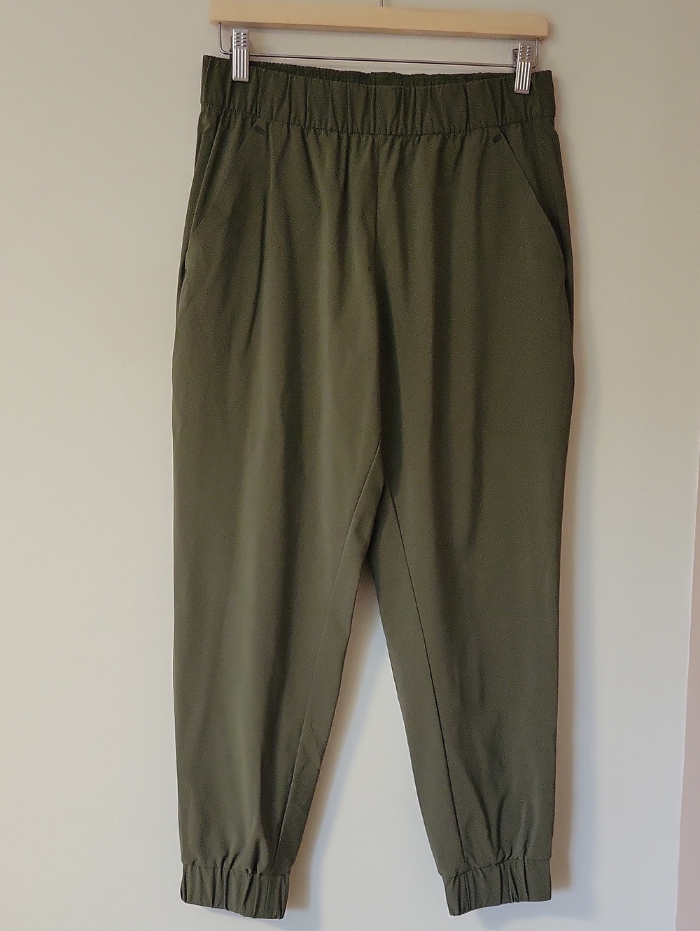 Outerknown Women's Sustainable Olive Army Green Hiking Pants Joggers Size Medium